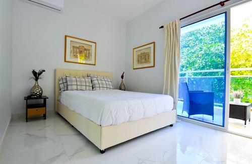El Pueblito Apartment | Rosil Place, Modern Beach Apt #5 with Balcony