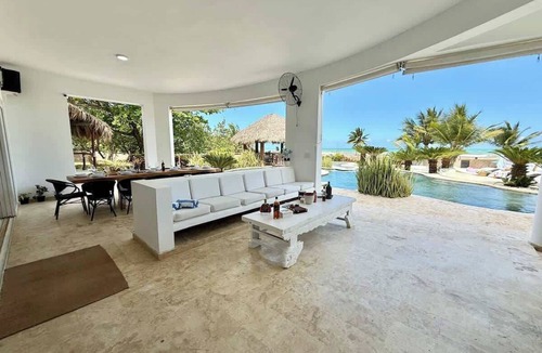Los Brazos House | Seaglass Boca 7br Villa Beachfront Private Retreat