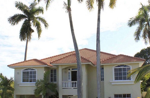 Urbanizacion Tavarez Villa | Secured 4B villa, private pool, soccer/basket/tennis, restaurant, near all
