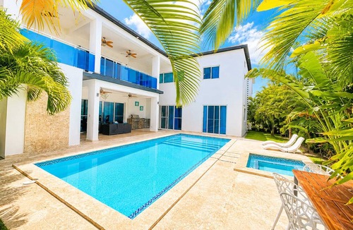 Sosua Villa | Sleeps up to 16 | Family Villa w/Bunk Room & Spa