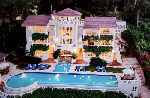 Cabrera Villa | Spectacular space with infinity pool over looking the ocean.