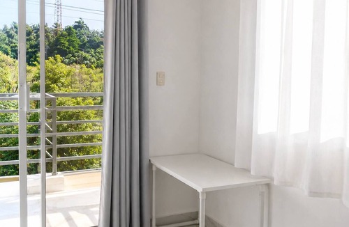 El Factor Apartment | Studio Apartment With Available Parking