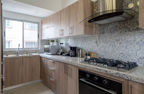 Ensanche Quisqueya Condo | Stylish 3BR Kingbed Pool Wifi GYM Yellowkey