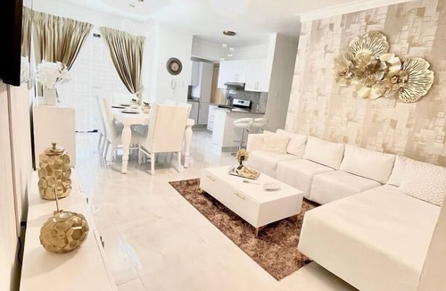 Los Frailes Apartment | Torre sophia Monserrat