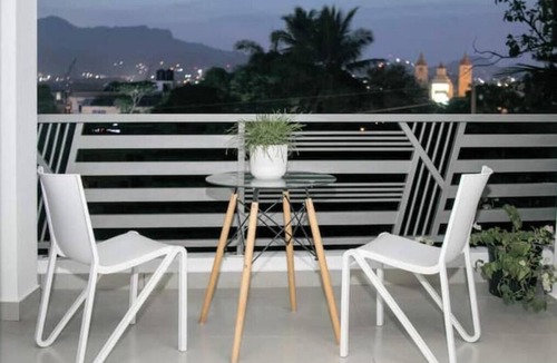 Ensanche Miramar Apartment | Two-Bedroom Apartment with Pool Near the Ocean (C)