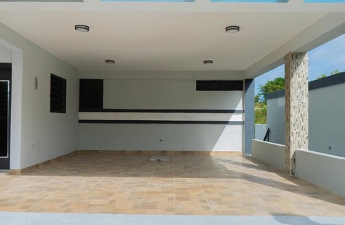 Barahona House | VACATION HOUSE AT COOL VILLAGE