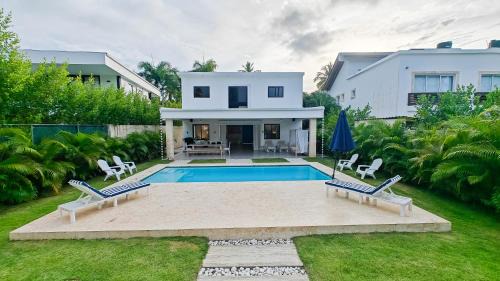 Portillo Villa | Villa Antonia - Housekeeping - Private Pool - Exclusive Beach Community