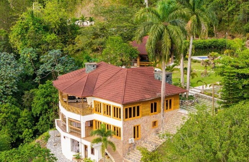 Jarabacoa Villa | Villa Eliana -Mountaintop Views -Infinity Pool