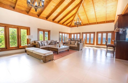 Jarabacoa Villa | Villa Eliana -Mountaintop Views -Infinity Pool