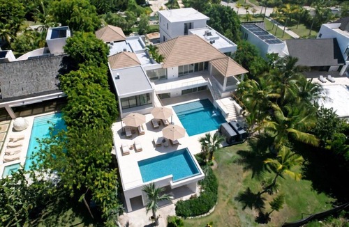 Punta Cana Villa | Villa Espada: Grand 8-Bedroom Estate w/pools, Eden Roc beach club, staff & golf carts