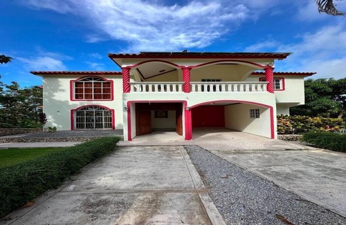 Cabrera House | Villa Guadalupe – 3 Floors, Private Pool & Ocean View