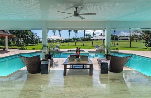 Las Lomas House | Villa Vega de Palma. Luxurious villa .Golf view