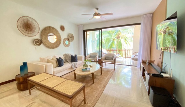 2BR 6 Guest Balcony in Portillo Close to Beach