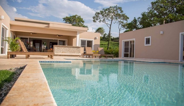 5BD/5BTH Kids-friendly villa, private pool, waterpark/golf, BBQ/Wi-Fi/cable TV