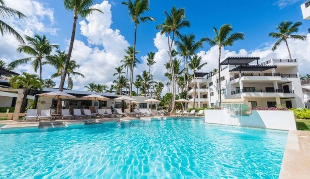 Aligio - A Quiet Retreat in Paradise - 2 BR, 2 pools, WiFi, AC, Private Hot Tub