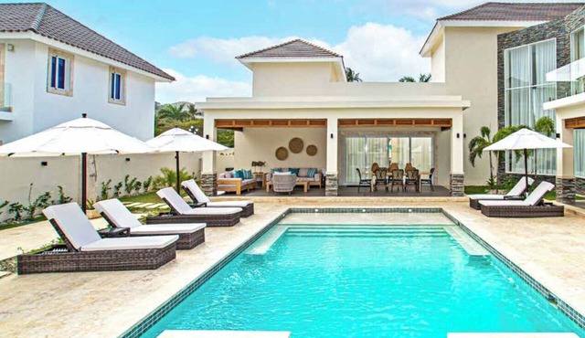 All-Inclusive Luxury Villa - Private Pool, Sleeps 6 - Cofresi Beach in Puerto Plata