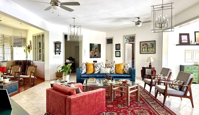 Artistic & Comfortable 2BR Apartment in Bella Vista in Santo Domingo