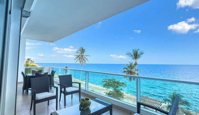 Atabey 4B - Ocean Front 2BR Apartment+ pool+wifi+parking in Playa Juan Dolio