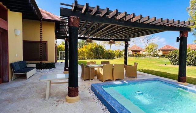 Beautiful villa. In the exclusive Cap Cana neighborhood, 5 minutes from the beach in Las canas