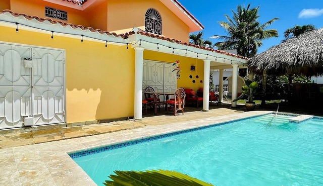 Budget guest-friendly villa near Sosua, private pool, TV/Wi-Fi in Sosúa