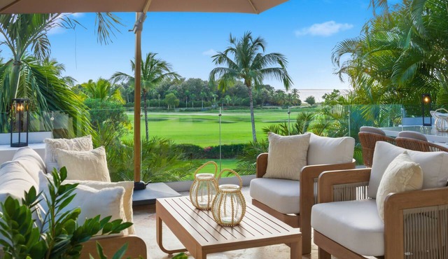 Casa Di Lucca, Teeth of the Dog, Ocean View and just 3 mins away from the beach. in La Romana