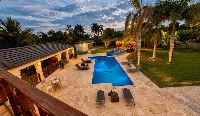 Country Villa: Villa Franyelin Oasis. In nature in Santo Domingo Este
