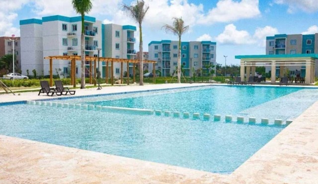 Cozy 2BR Apartment | Pool & Gated Community