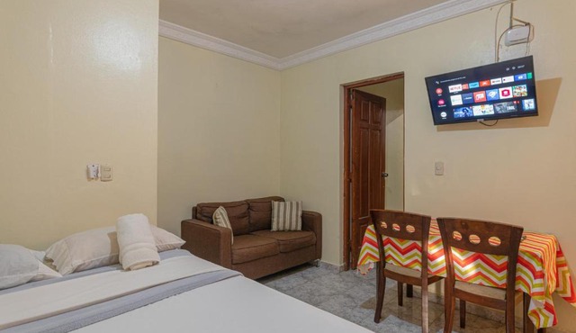 Double Room Near SDQ Airport Fast Wi-Fi Free Parking