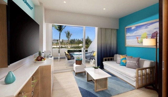 Family Swim-Up Suite: ALL-INCLUSIVE Luxury with Pool Access & Premium Benefits