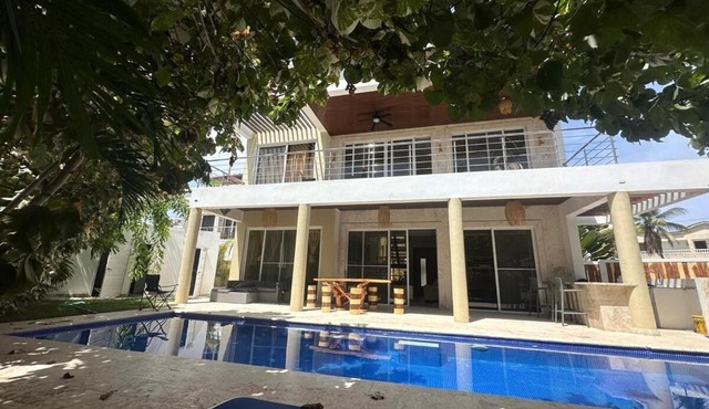 Kite Beach Villa 4 Beach views hotel type service in Sosua