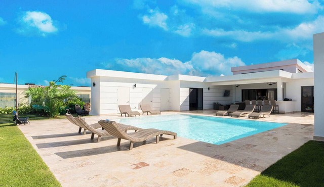 Luxe Villa Your Caribbean Escape Pool & Sun