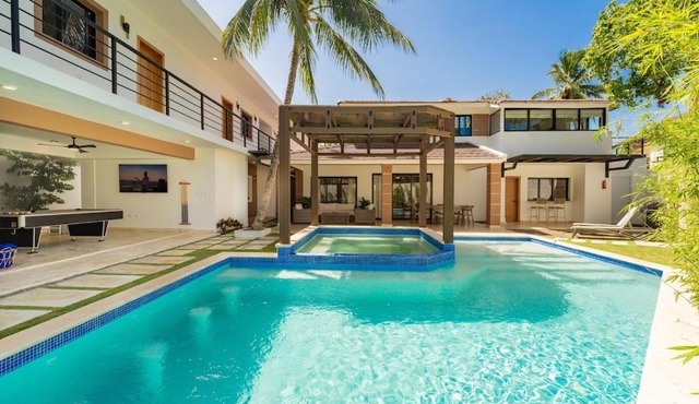 Luxury 10Br Villa - Heated Jacuzzi & Private Pool in Sosúa