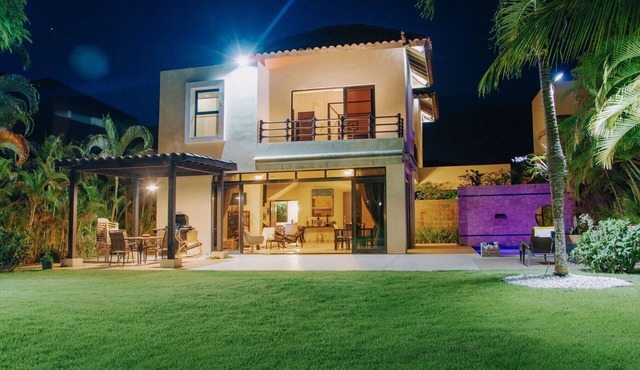 Luxury villa with a HUGE garden and private pool in Juan Dolio