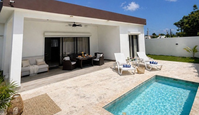 Modern 2BR Villa with Private Pool, Starlink WiFi, Security, Near Macao Beach