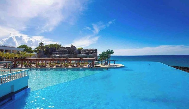 Opulent Villa - Oceanfront Com Sosua Ocean Village
