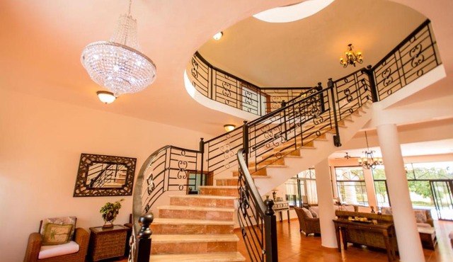 PALATIAL METRO COUNTRY CLUB VILLA in Juan Dolio