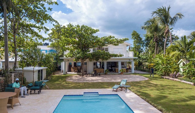 Private Beachfront Villa w/Exclusive Virgin Beach in Playa Juan Dolio