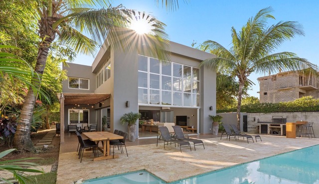 Private Lap Pool Villa · Walk to Encuentro Surf in Playa Encuentro