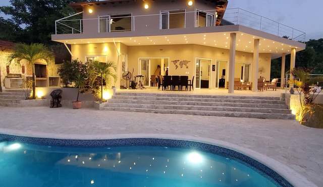 Private villa, 180° seaview, infinity pool, heated LED Jacuzzi, 5BR King size in Las Terrenas