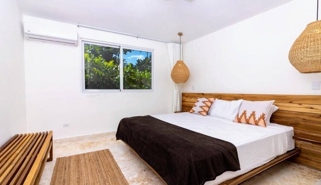 Room in Guest Room - Oceanfront Suite With Kitchenette Stunning Views & Secluded Luxury
