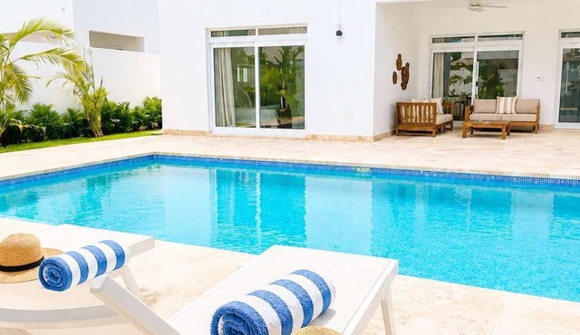 Seahaven | Pool, Rooftop, & Sleeps up to 7