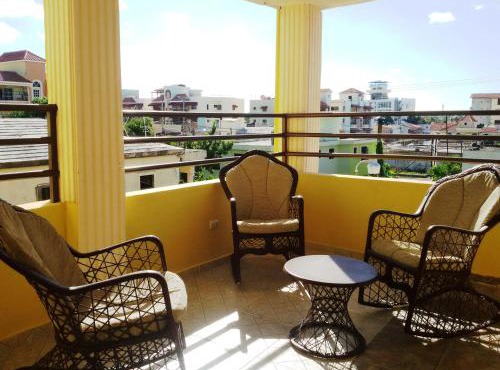 Spacious 2Br 2Bath Apartment Terrace & Street View