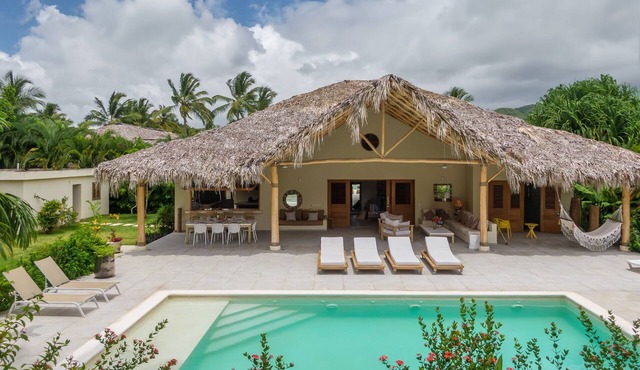 Tropical Getaway Villa in beach front gated community - Coson Beach