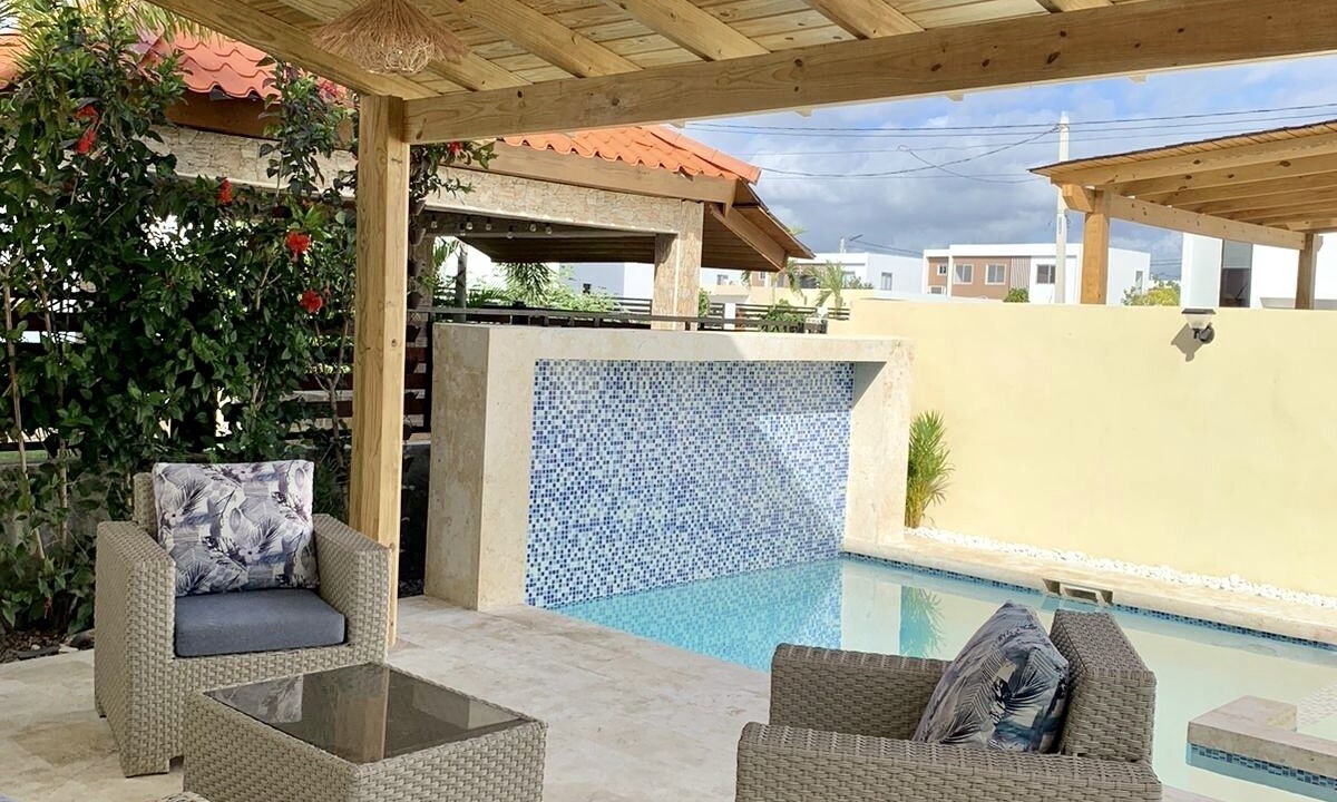 Bavaro Villa | Modern Family Vacation Home With Private Pool & Jacuzzi