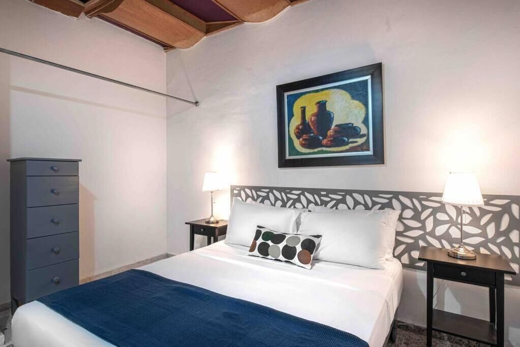 Gascue Apartment | Apartment in Gazcue Sleeps 6