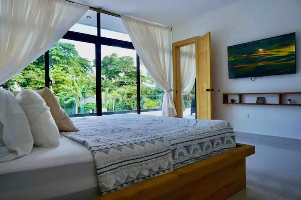 La Ceiba House | Spacious Modern Villa, Playa Bonita Beach, Pool