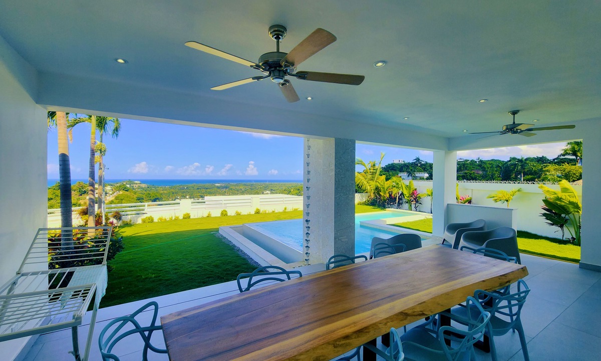 Las Terrenas Villa | Sunset Villa with Infinity Pool