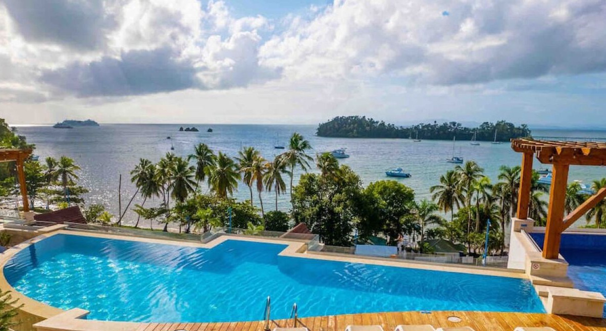 Samana Apartment | Upscale 2 Bdrm 2 Bath Penthouse with Spectacular Bay View, King Beds, Pool, Gym...