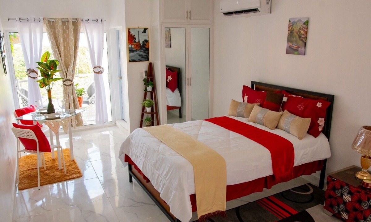 Los Maestros Apartment | ROYAL TERRACE DUKE V