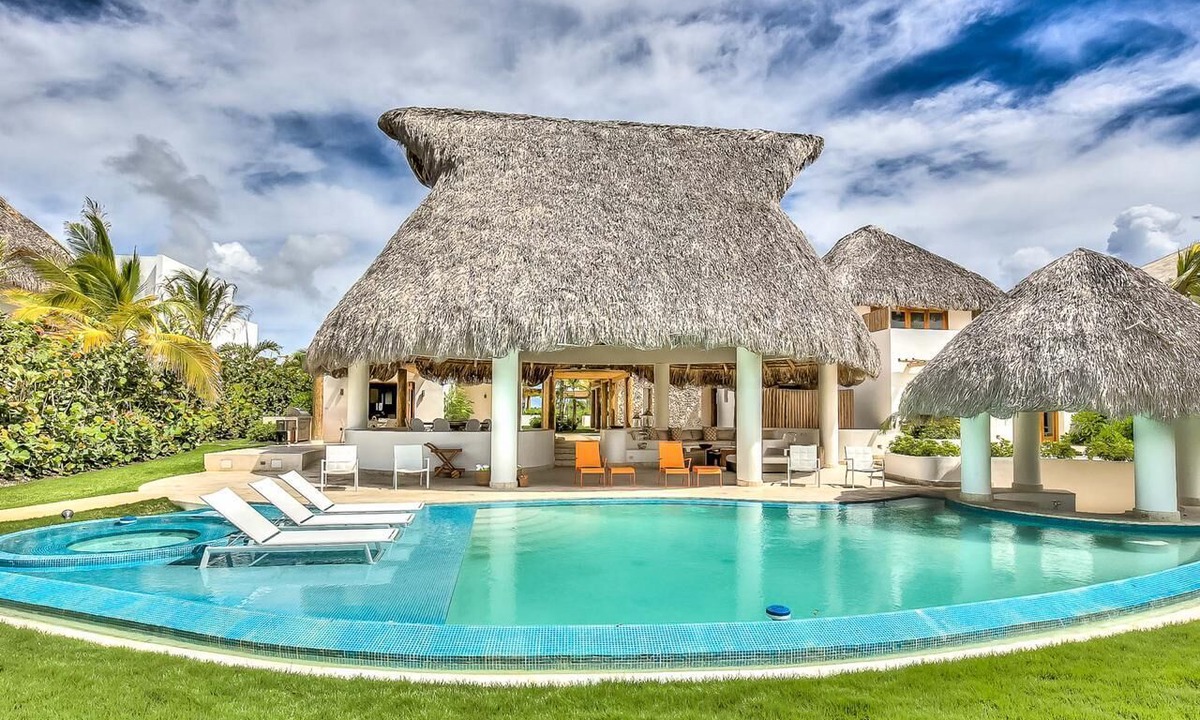 Punta Cana Villa | Paradise at Cayuco, Villa with 6 Bdrs - Pool & Jacuzzi